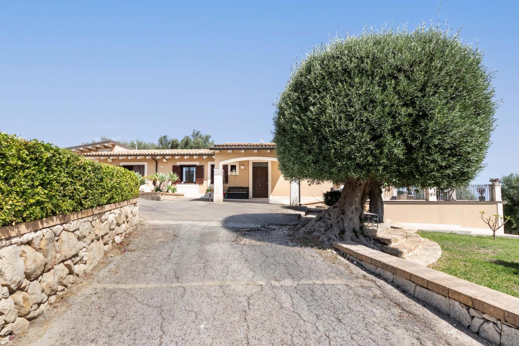 Villa Badessa Noto Eksteriør billede