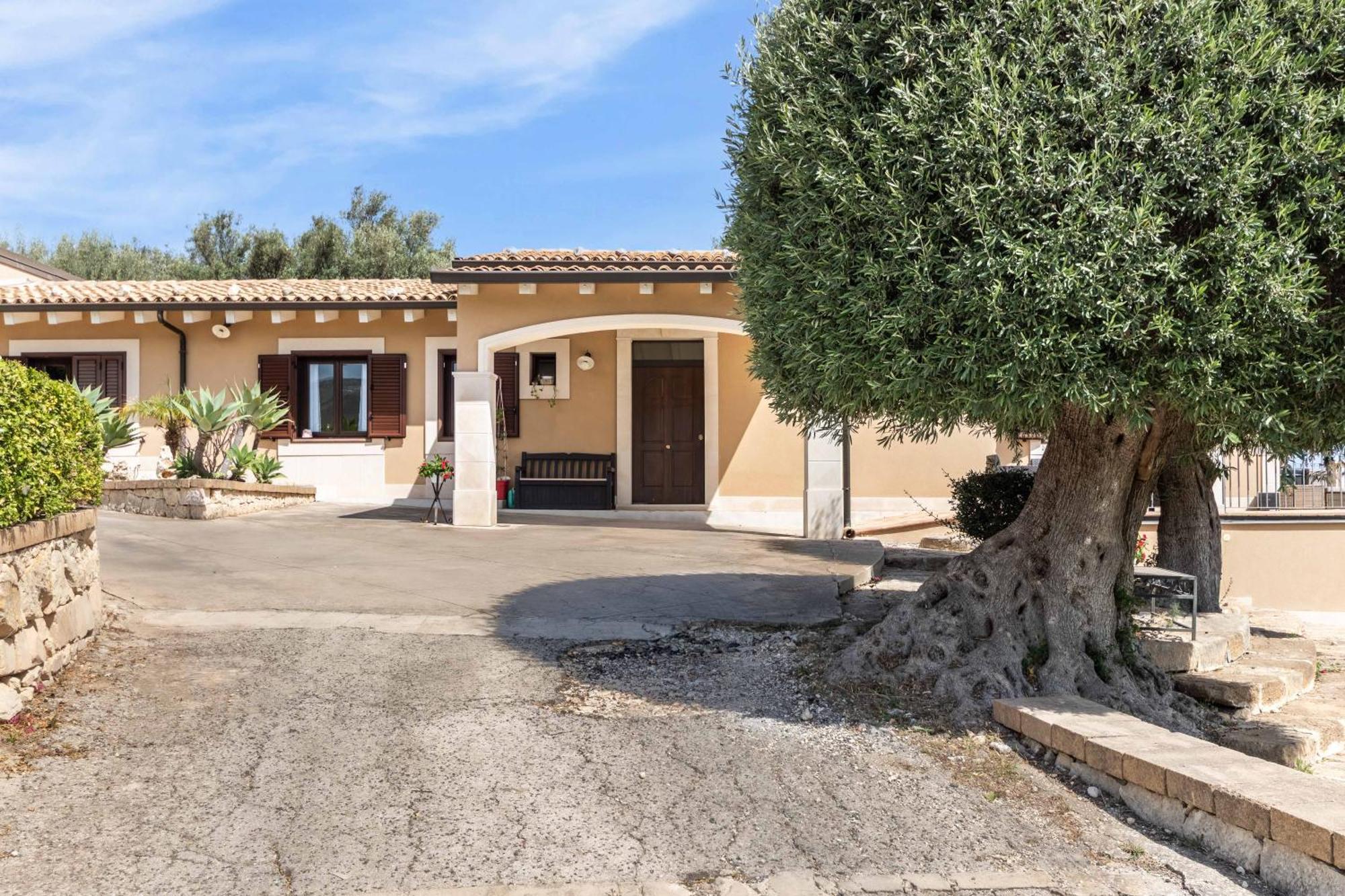 Villa Badessa Noto Eksteriør billede